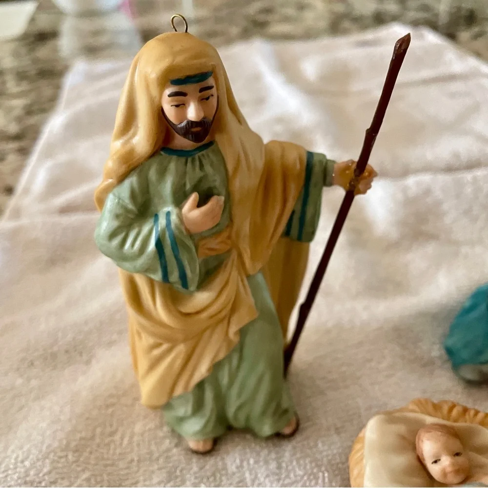 Hallmark Keepsake Ornaments The Holy Family Blessed Nativity Collection 1998